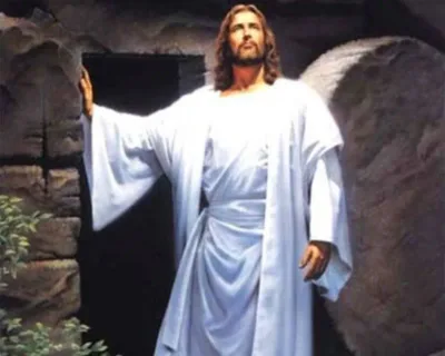Pintura de Jesus Cristo ressuscitado, de túnica branca, à entrada do túmulo aberto com a pedra removida.